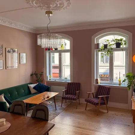 Stylish & Cozy Scandinavian In The Heart Of Oslo