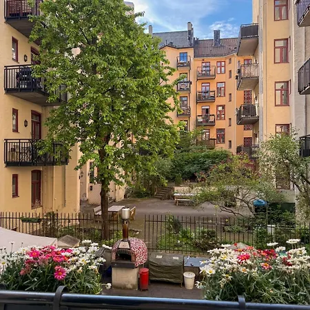 Stylish & Cozy Scandinavian In The Heart Of
